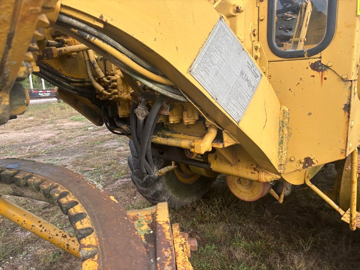 caterpillar-12-image-39