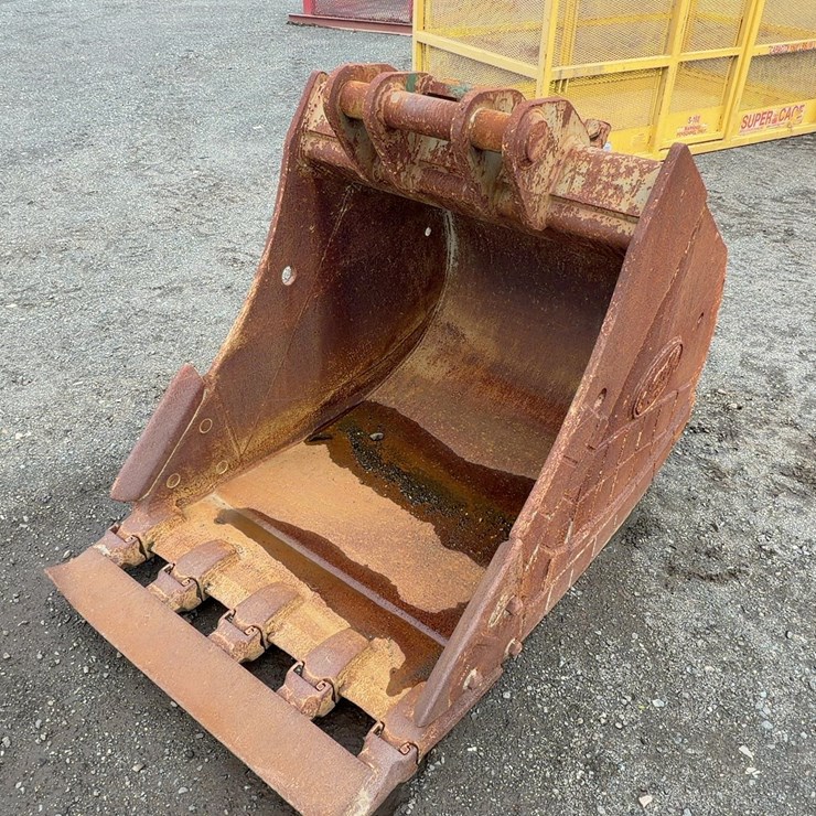 35” BUCKET FOR  EXCAVATOR