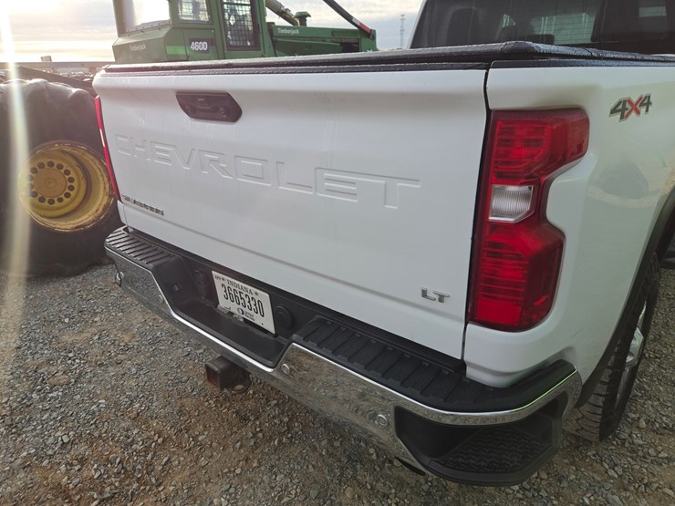 2022-chevrolet-2500-image-23