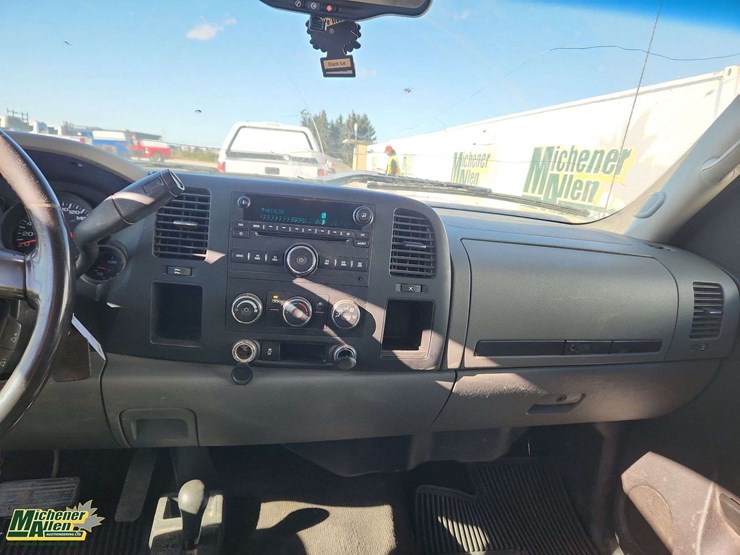 2012-chevrolet-silverado-1500-image-18
