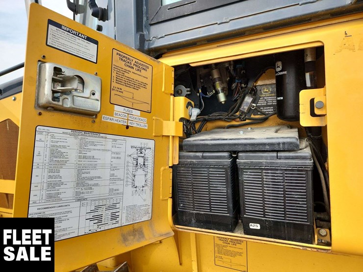 2016-deere-450j-image-30