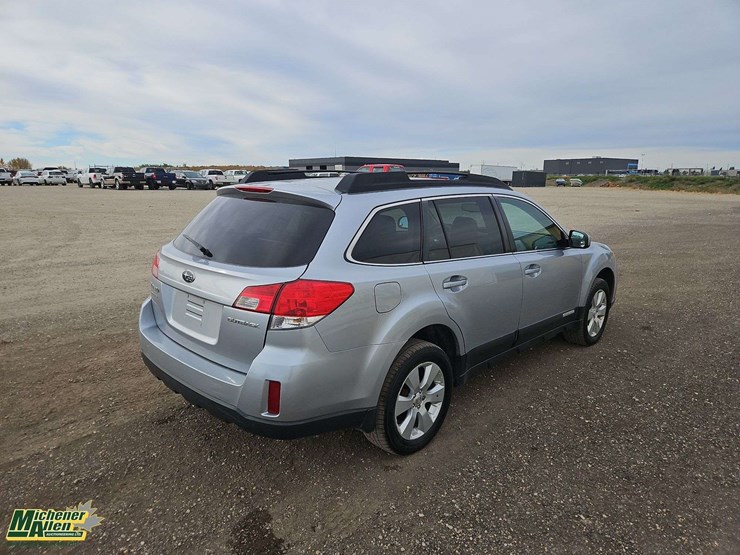 2012-subaru-outback-image-4