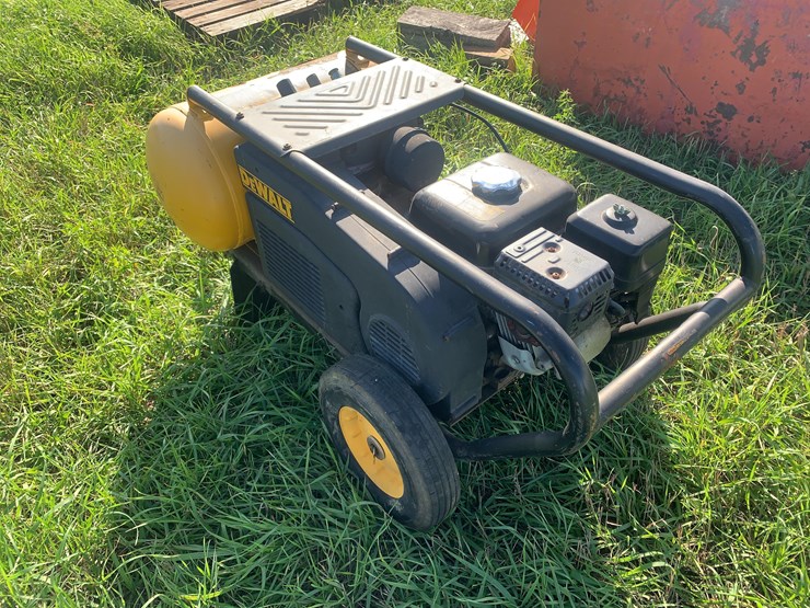 dewalt-air-compressor-image-6