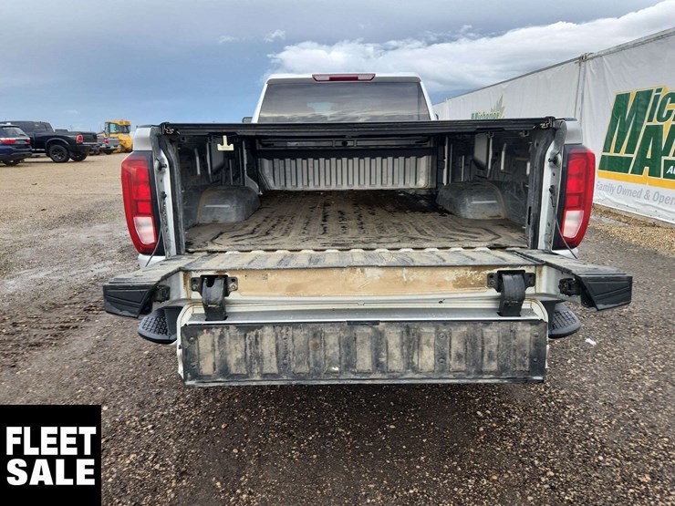 2023-gmc-sierra-2500hd-image-15