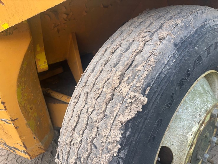 caterpillar-v180-image-74