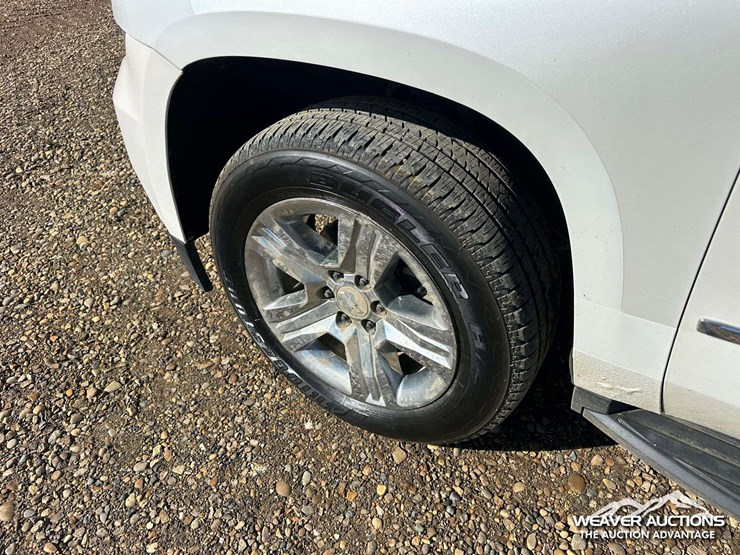 2018-chevrolet-suburban-image-38