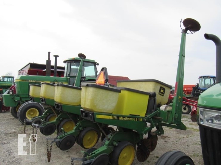john-deere-7200-image-4