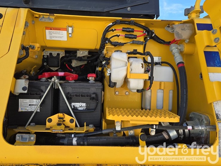 2018-komatsu-d61ex-24-image-30