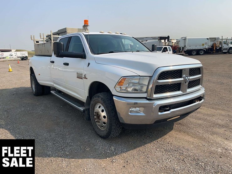 2015-dodge-3500-image-2