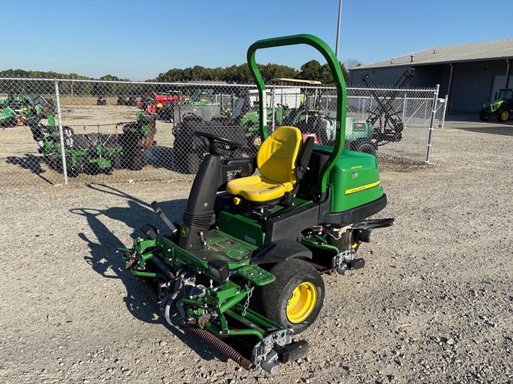 john-deere-2500e-image-1