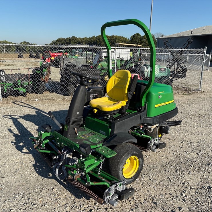 JOHN DEERE 2500E