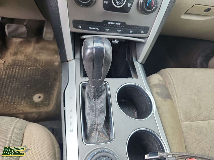 2013-ford-explorer-image-21