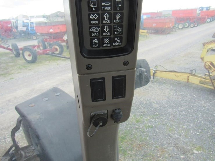 2008-case-ih-magnum-245-image-38