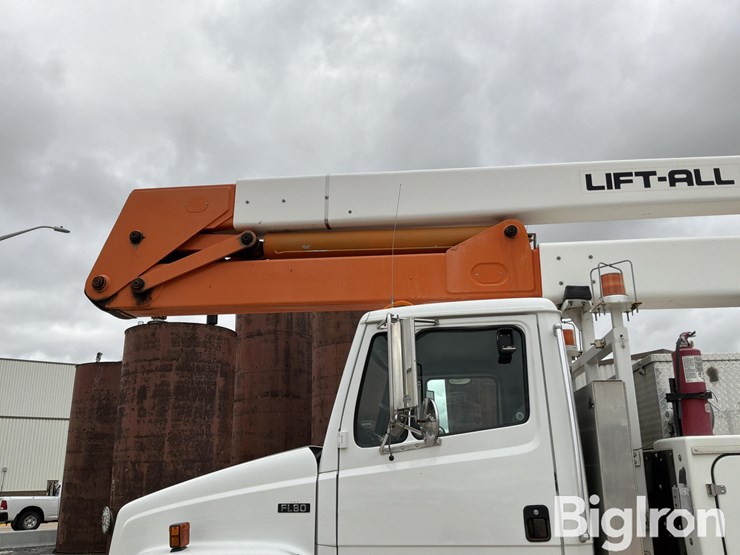 2002-freightliner-fl80-image-11