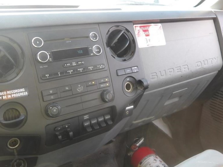 2015-ford-f550-image-17