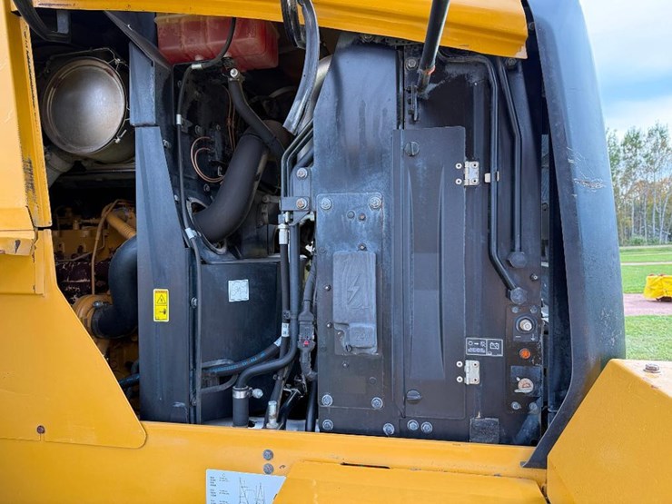 caterpillar-938m-image-54