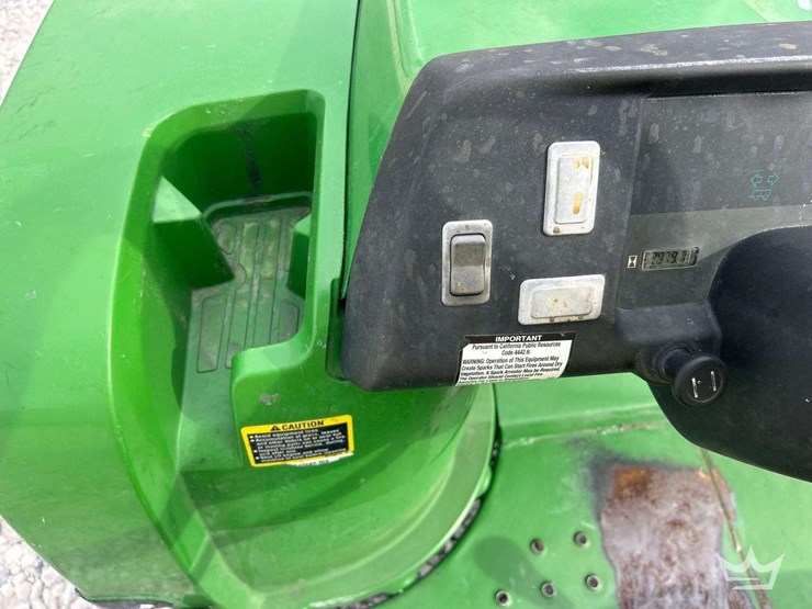 2017-john-deere-gator-image-11