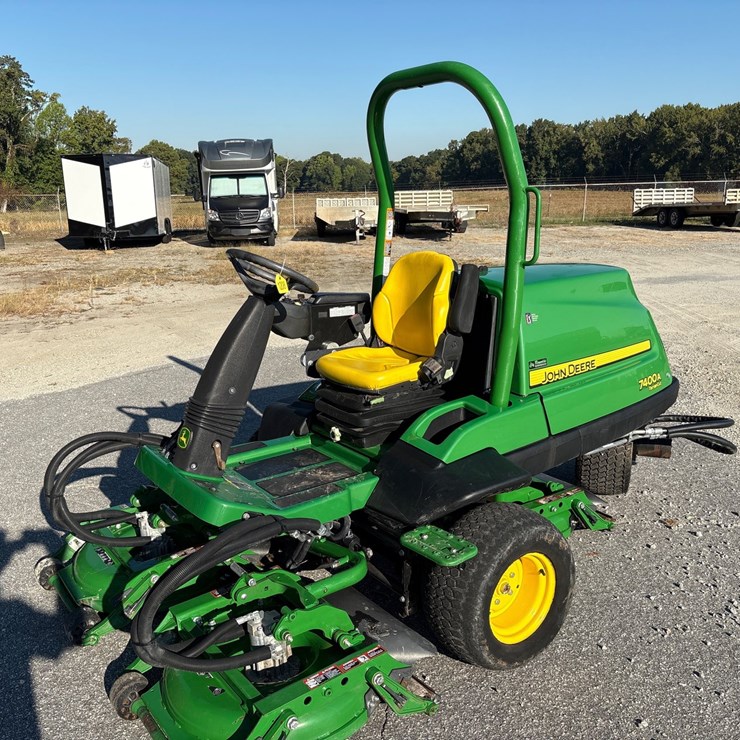 JOHN DEERE 7400A