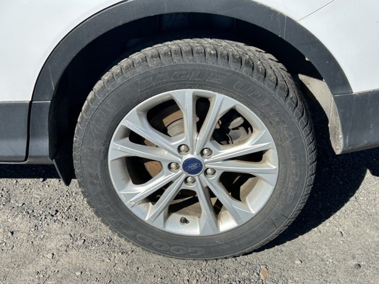 2017-ford-escape-image-30