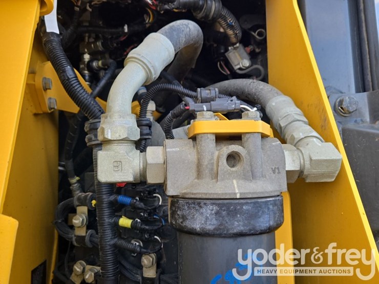2023-komatsu-d61px-24-image-37