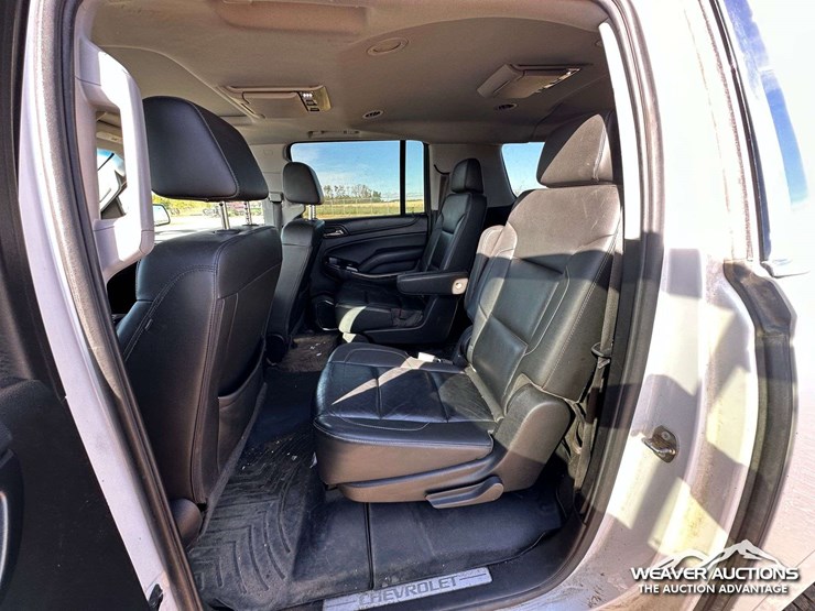 2018-chevrolet-suburban-image-26