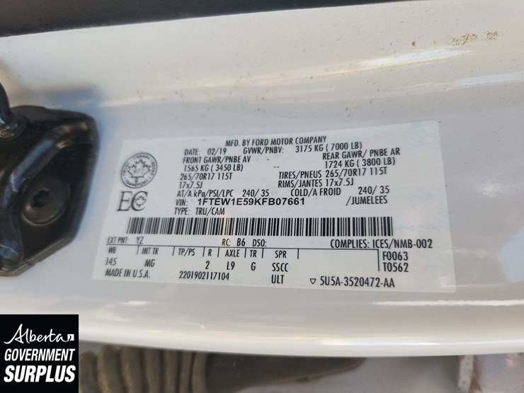 2019-ford-f150-image-35