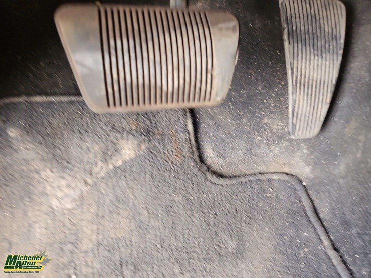 2014-dodge-1500-image-23
