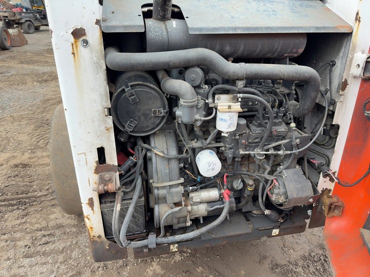 2008-bobcat-s220-image-15