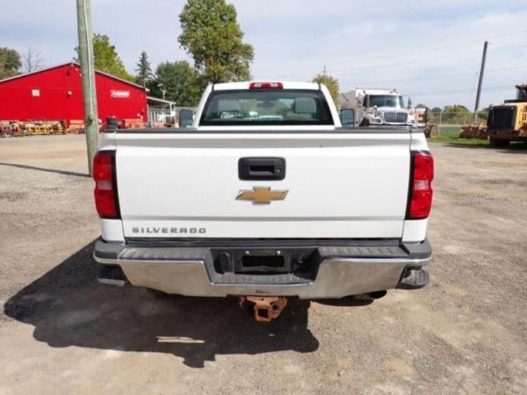 2017-chevrolet-silverado-2500hd-image-6