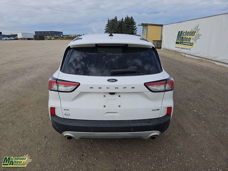 2020-ford-escape-image-8