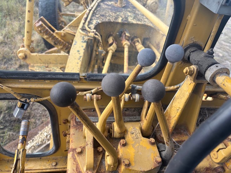caterpillar-12-image-7