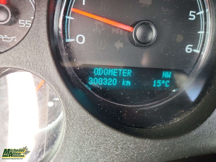 2014-gmc-yukon-xl-denali-image-30