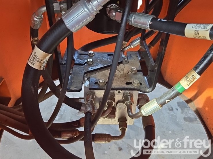 2022-jlg-660sj-image-55