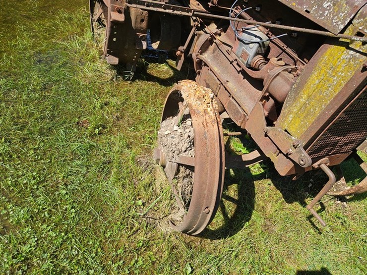 #2530-•-1939-case-c-tractor-image-27