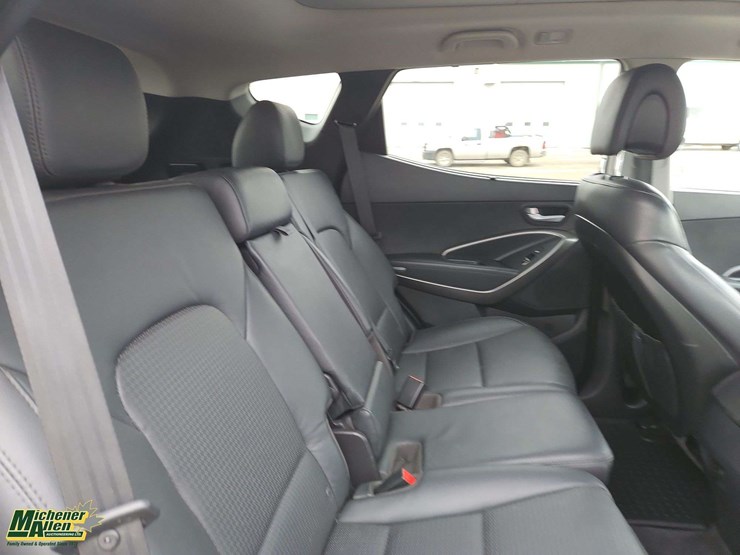2014-hyundai-santa-fe-sport-image-16