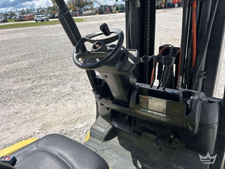 yale-glc080-7,500lb-propane-forklift-image-12