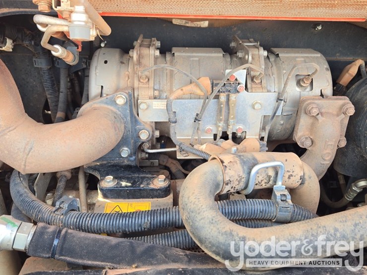 2023-kubota-svl65-2-image-33