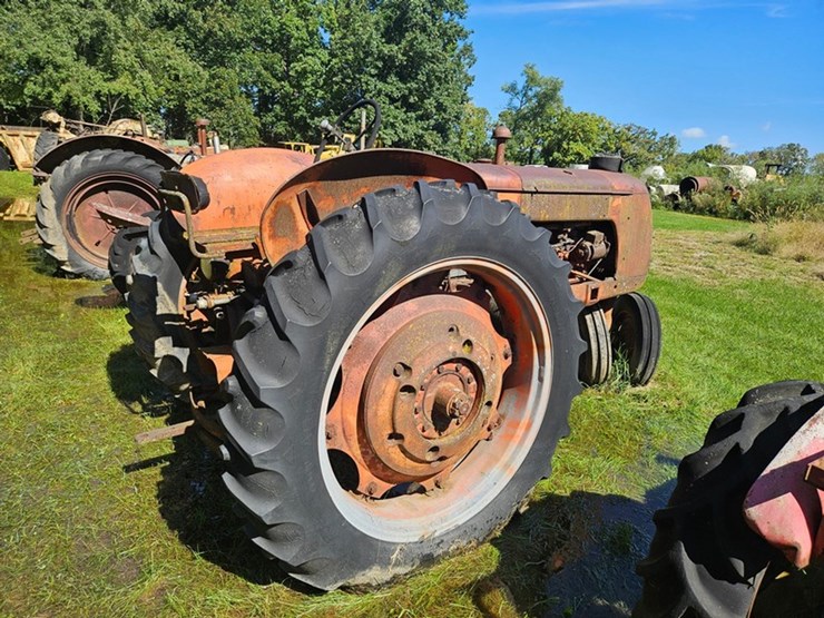 #2528-•-cockshutt-f3-tractor-image-5