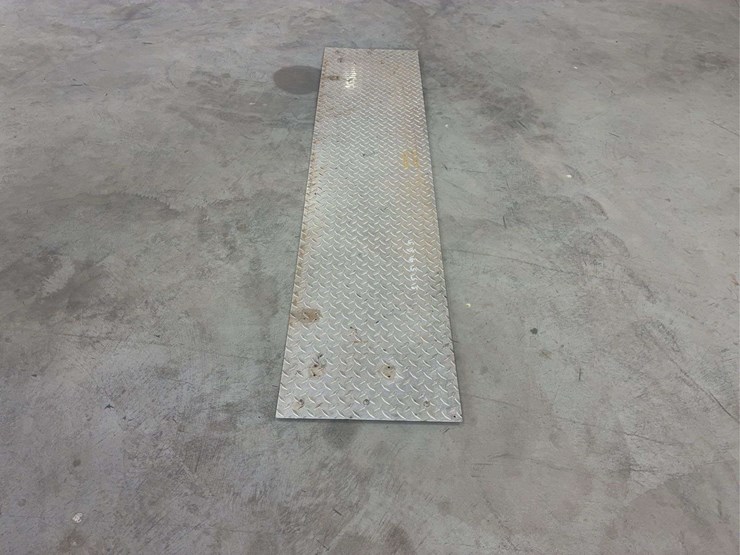 16"x72"-alum-diamond-plate-image-2
