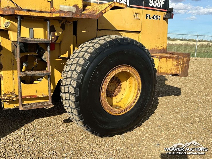 caterpillar-938f-image-36