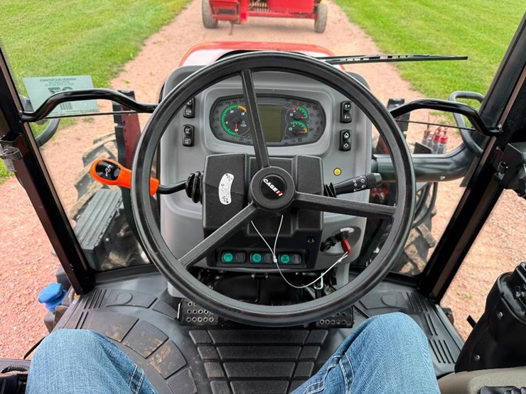 case-ih-farmall-95a-image-42