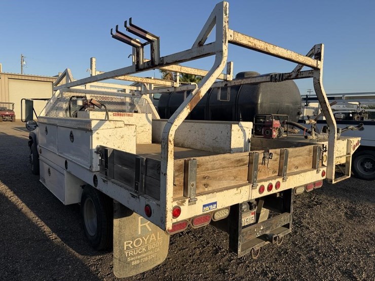 2006-chevrolet-3500-image-2