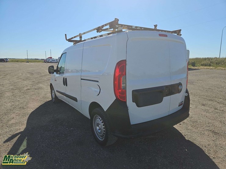 2015-ram-promaster-city-image-3