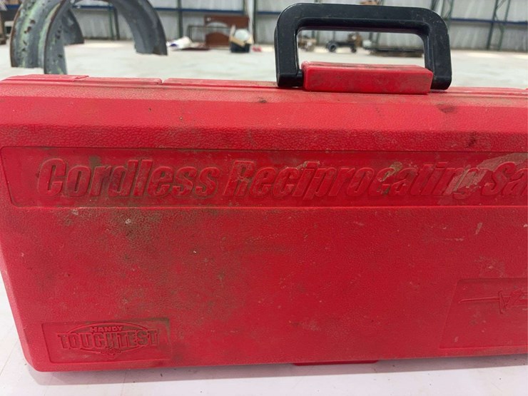 cordless-recip.-saw-with-battery-image-6