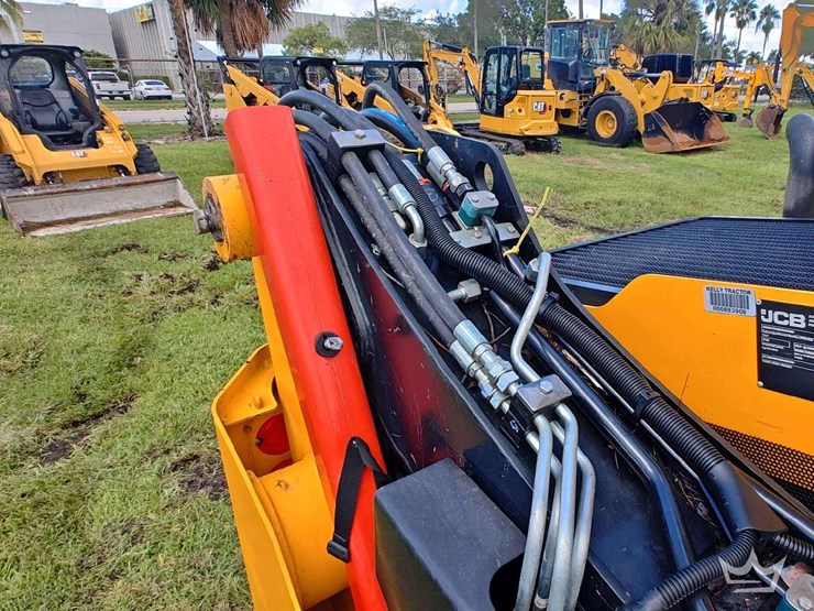 jcb-3ts-8t-image-14