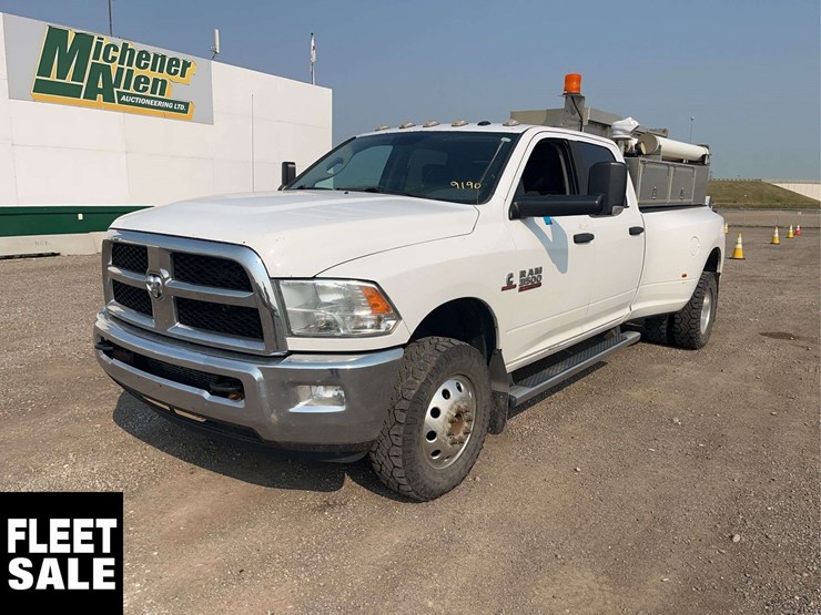 2015-dodge-3500-image-1