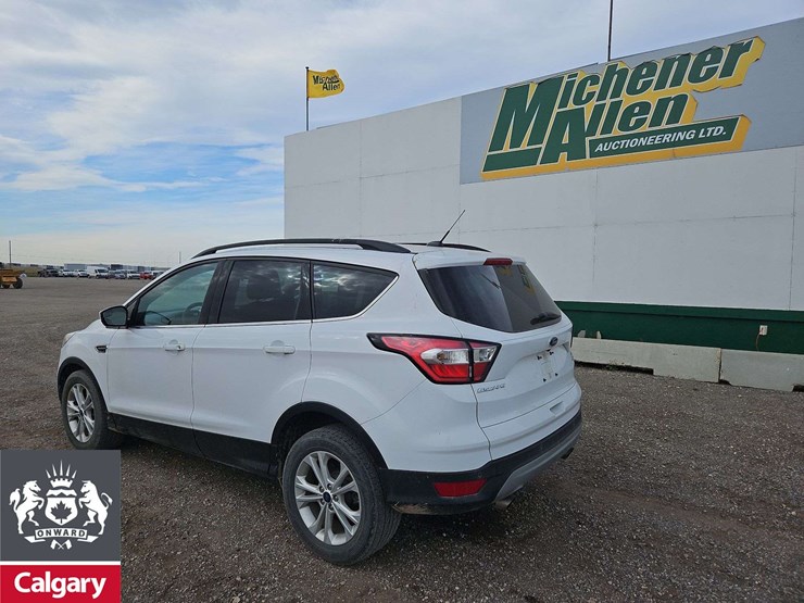 2017-ford-escape-se-image-3