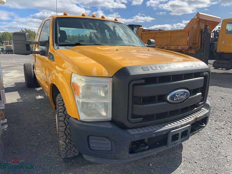 2011-ford-f350-xl-image-3