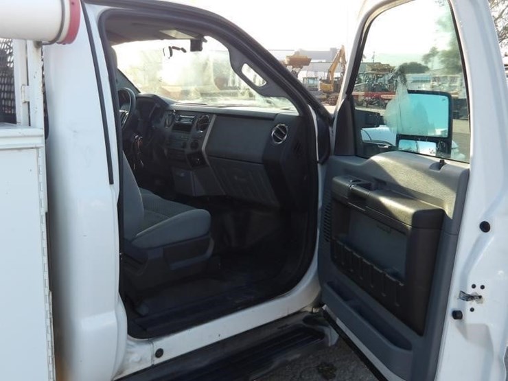 2011-ford-f350-image-15