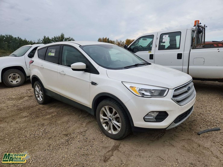 2019-ford-escape-se-image-3